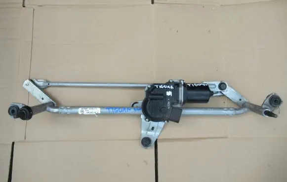 Volkswagen Tiguan Front wiper linkage and motor