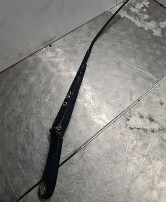 Volkswagen Transporter - Caravelle T5 Front wiper blade arm 7H1955410C