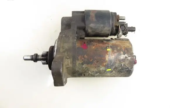 Volkswagen Golf III Starter motor 020911023N