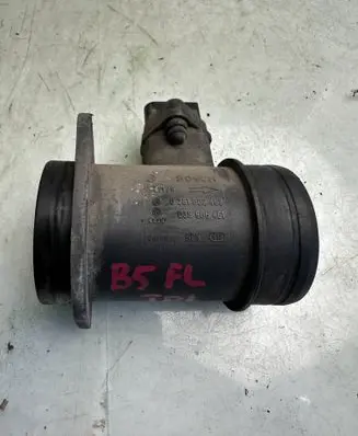 Volkswagen PASSAT B5.5 Mass air flow meter 0281002463 038906461