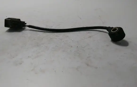 Ford Mondeo Mk III Detonation knock sensor 1072085C