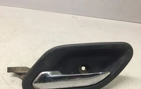BMW 5 E39 Front door interior handle 8226049