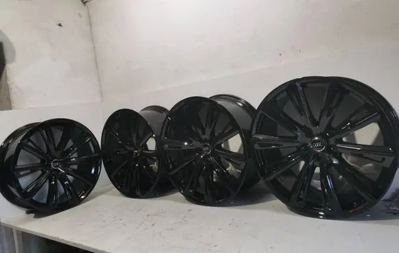 Audi RS Q8 R23 light alloy rim 4M8601025R