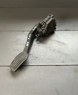 Volvo S60 Accelerator throttle pedal 9157553