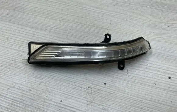 Hyundai Santa Fe Front door electric wing mirror A045611