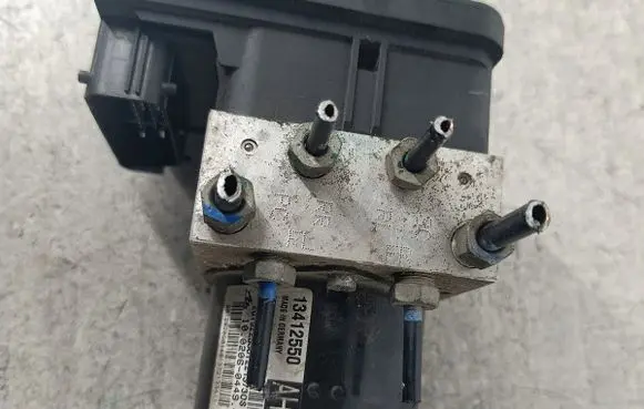 Chevrolet Cruze ABS Pump 
