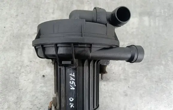 Volkswagen Golf IV Secondary air pump