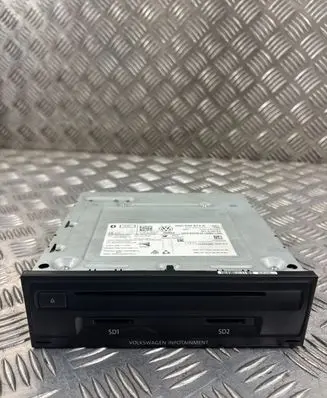 Volkswagen PASSAT B8 Radio/CD/DVD/GPS head unit 3Q0035874A