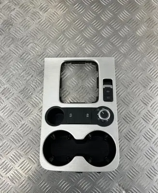 Cup holder front