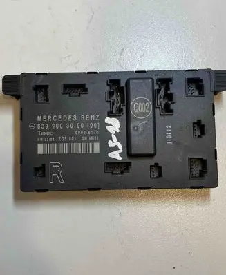 Mercedes-Benz Vito Viano W639 Door control unit/module 6399003000