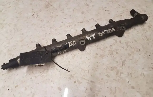 Volvo V70 Fuel main line pipe 0445215010 8658252