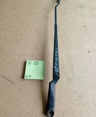 Skoda Octavia Mk1 (1U) Front wiper blade arm 65798778