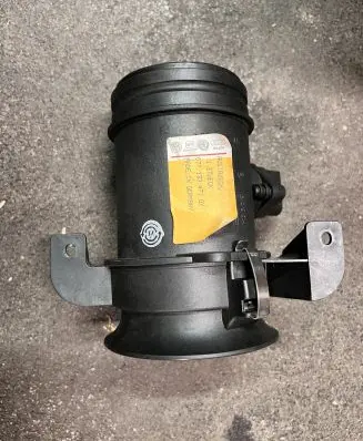 Audi A8 S8 D2 4D Mass air flow meter 077133471GX 0280218015