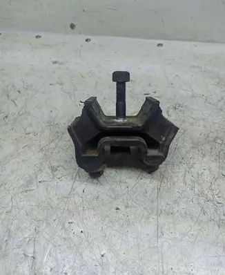 Mercedes-Benz ML W163 Engine mount bracket