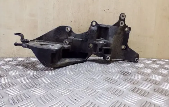 Volkswagen Tiguan Generator/alternator bracket 03L903143D