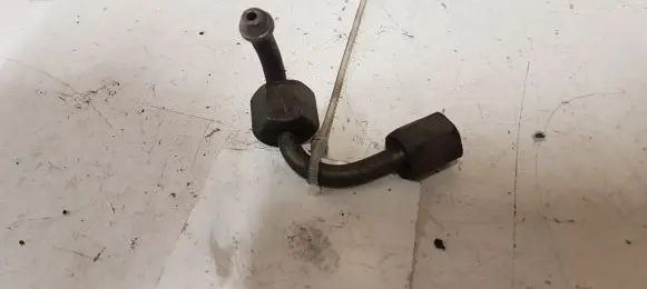 Fuel injector supply line/pipe