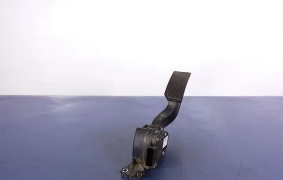 Nissan Maxima A34 Accelerator throttle pedal 180024Z800