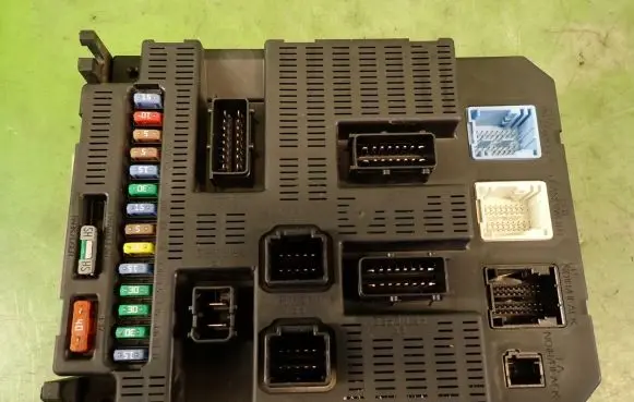 Citroen C3 Fuse module 9659285680