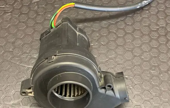BMW 5 E39 Engine control unit/module fan 0130002831 129017451829