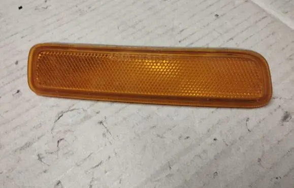 Chrysler Pacifica Front reflector 04857673AA