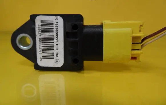 Mercedes-Benz A W169 Airbag deployment crash/impact sensor A1698202226