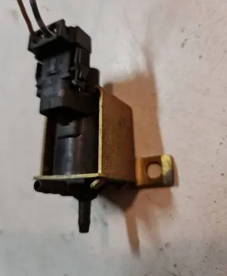 Mercedes-Benz S W126 Turbo solenoid valve 0015407097 7210710012