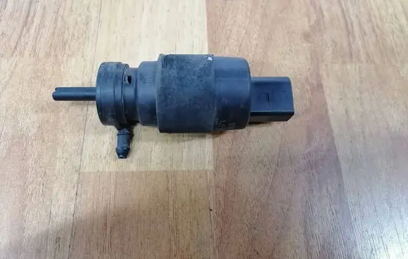 Audi A6 S6 C6 4F Windscreen/windshield washer pump 1J5955651