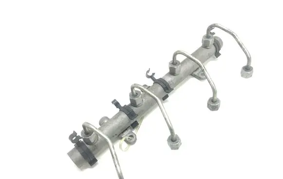 Audi Q7 4L Fuel distributor 057130089K