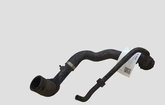 Volkswagen PASSAT B6 Engine coolant pipe/hose
