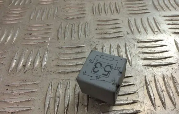 Volkswagen Golf IV Other relay 141951253B
