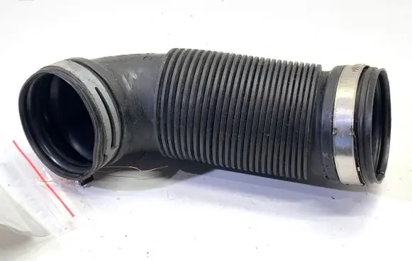 Audi A3 S3 8P Air intake hose/pipe 1K0129684B