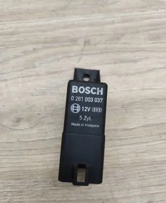 Volvo V70 Glow plug pre-heat relay 0281003037