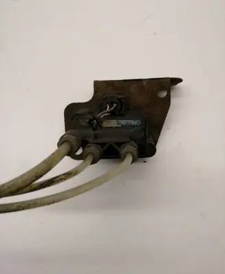 Mercedes-Benz E W212 Air suspension valve block A2513200158