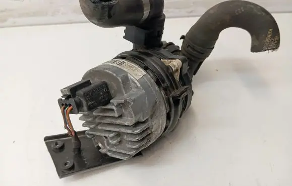 Mercedes-Benz E W238 Electric auxiliary coolant/water pump A2535013100