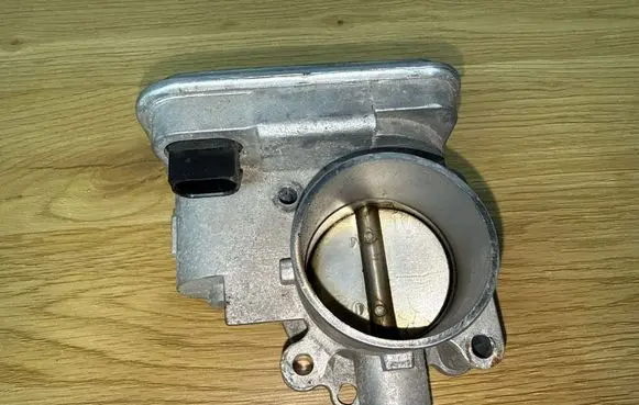Dodge Caliber Throttle valve 4891735AC