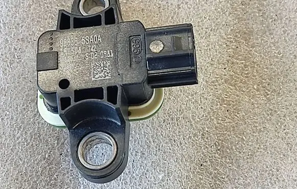 Nissan Leaf II (ZE1) Airbag deployment crash/impact sensor 5011758 90514742 988365SA0A