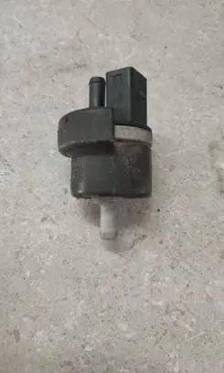 Audi A4 S4 B6 8E 8H Valve vacuum 06B133459D