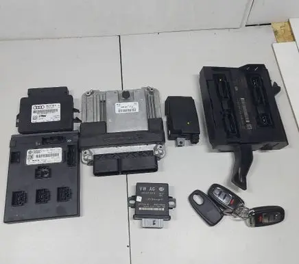 Audi Q5 SQ5 8R Engine ECU kit and lock set