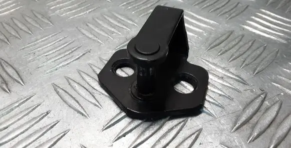 Jaguar S-Type Front door lock loop/hook striker K2369
