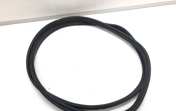 Trunk rubber seal (body)