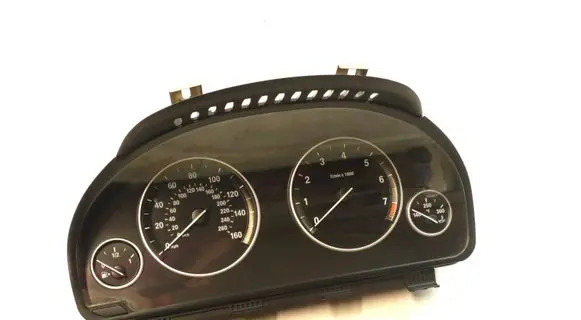 Geschwindigkeitsmesser Cockpit