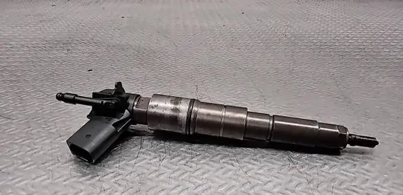 BMW 5 E60 E61 Fuel injector 0445115048 779272104