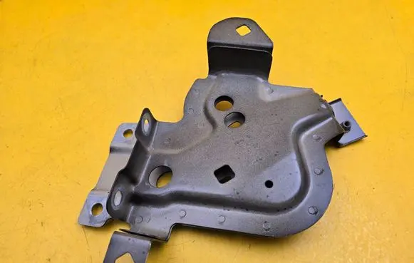 Audi e-tron Fender mounting bracket 4KE821150