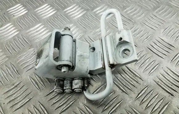 Seat Altea XL Front door lower hinge 1P0831412A