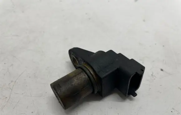 Mercedes-Benz E W210 Camshaft position sensor A0031539728