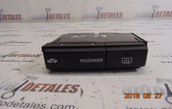 Toyota Avensis T250 Windscreen/window heater switch 8479005110