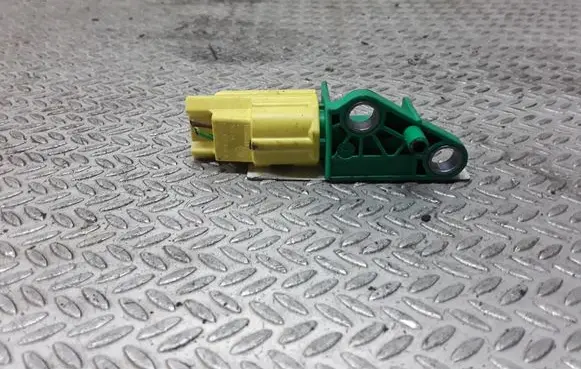 Volkswagen Golf V Airbag deployment crash/impact sensor 1K0909606C