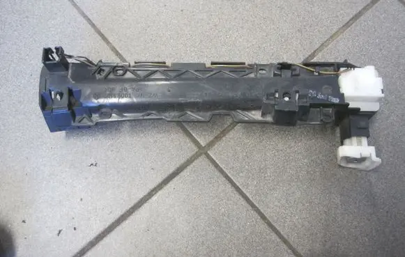 Mercedes-Benz E W211 Glove box lock 2116800284