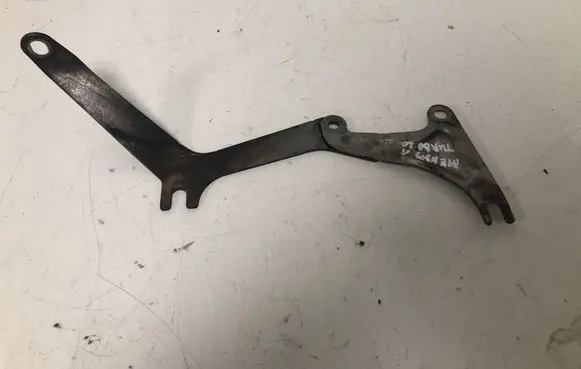 Toyota Avensis T270 Other engine bay part