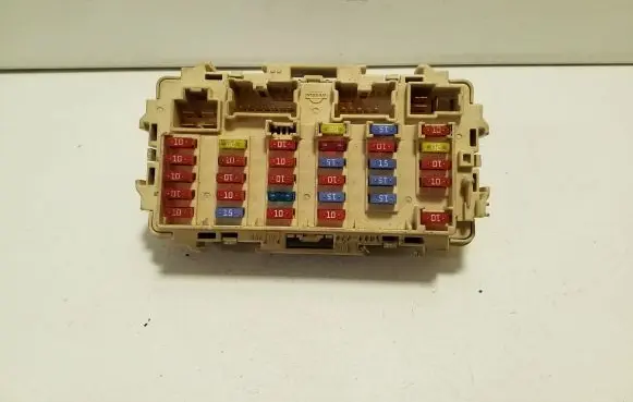 Nissan X-Trail T30 Fuse module